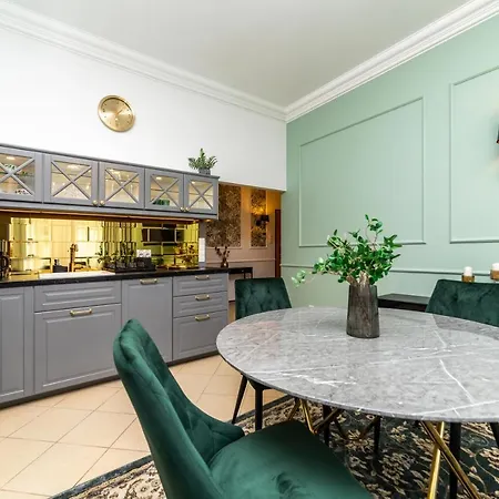 Apartment Trzy Gracje - Monte Cassino By Oneapartments