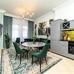 Trzy Gracje - Monte Cassino By Oneapartments *